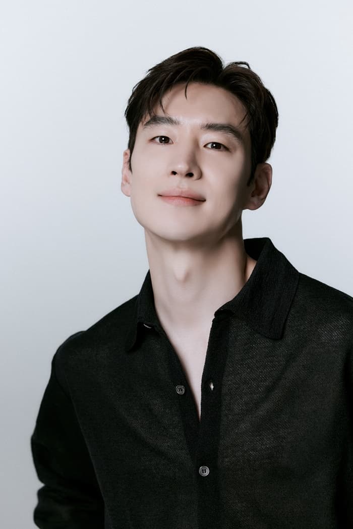 Lee Je-hoon's profile picture
